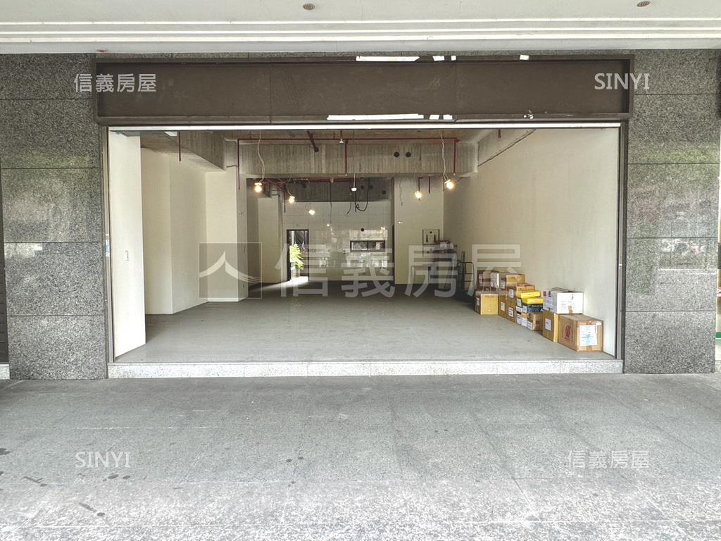 大坪林大面寬店面房屋室內格局與周邊環境