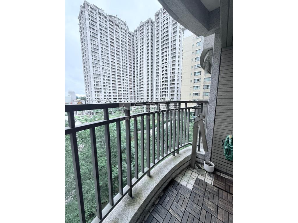 活力噴泉景觀質感三房車位房屋室內格局與周邊環境