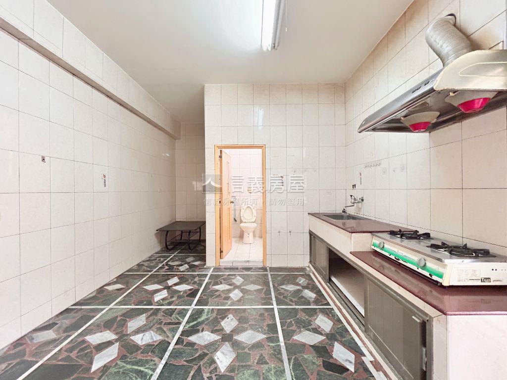 佳瑪公寓三樓三房房屋室內格局與周邊環境