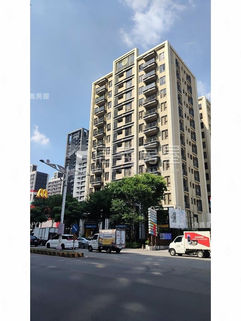 國王之森精美裝潢平面車位房屋室內格局與周邊環境
