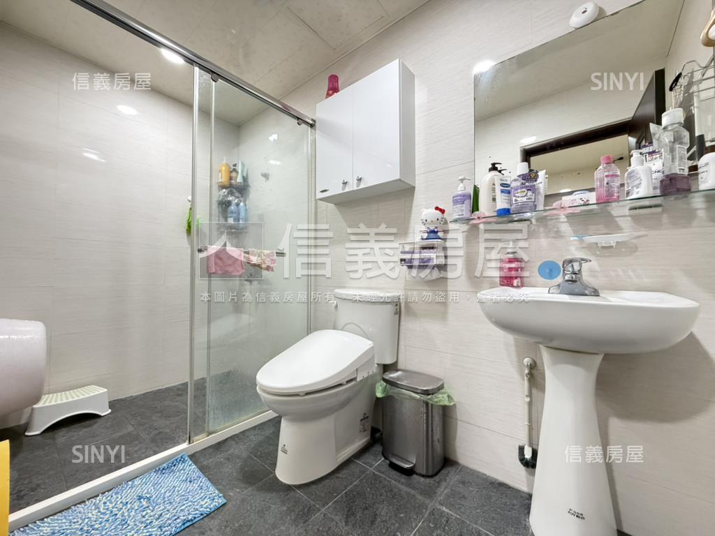 溪崑二街精裝美三樓房屋室內格局與周邊環境