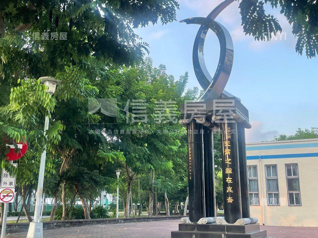 溪崑二街精裝美三樓房屋室內格局與周邊環境