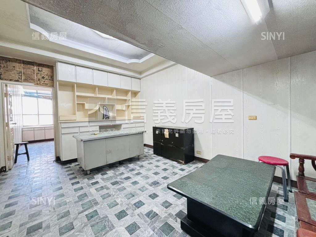 苓雅二路正路透店房屋室內格局與周邊環境