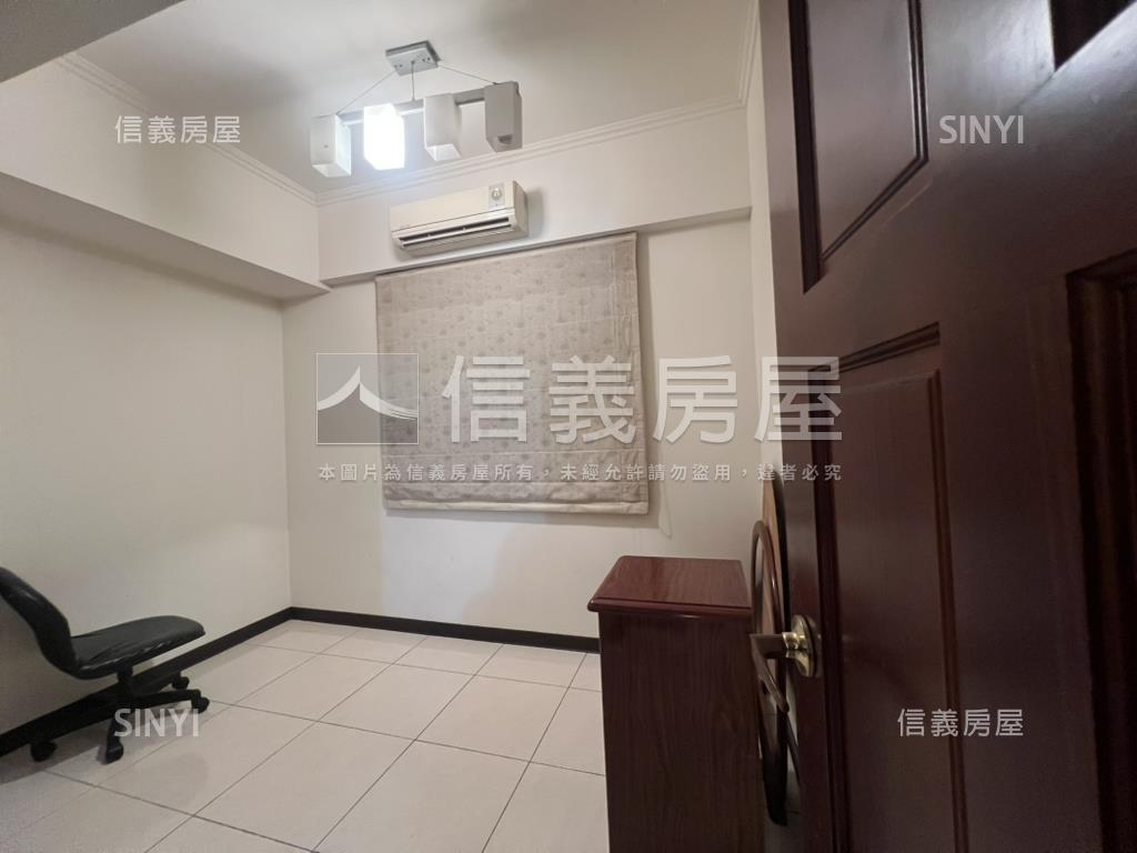 麗池經典４房有車位房屋室內格局與周邊環境