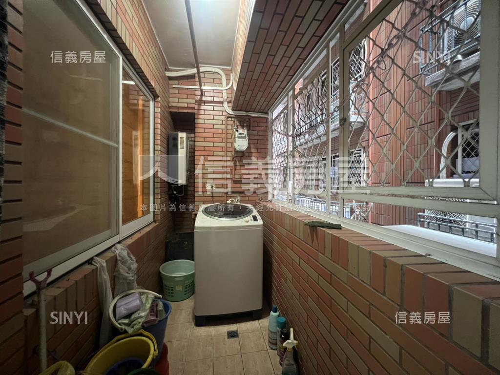 麗池經典４房有車位房屋室內格局與周邊環境