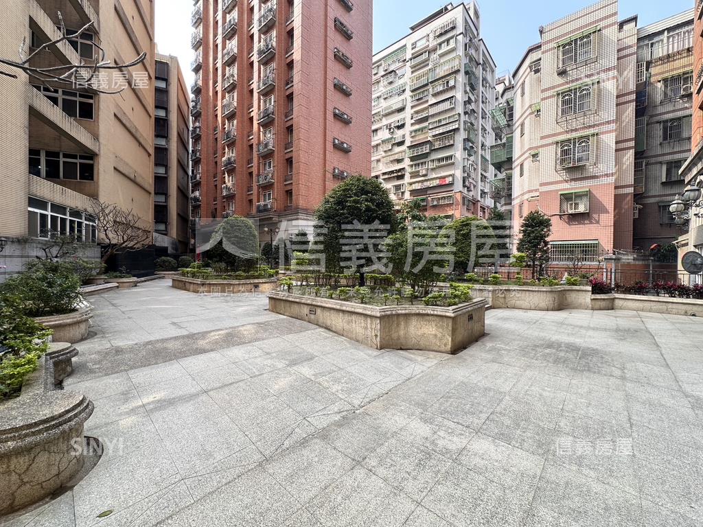 麗池經典４房有車位房屋室內格局與周邊環境