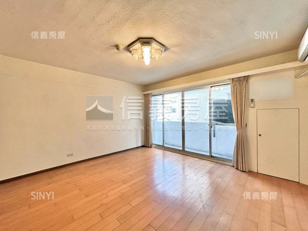 四房模範街次頂樓華廈房屋室內格局與周邊環境