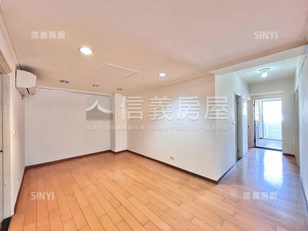 四房模範街次頂樓華廈房屋室內格局與周邊環境