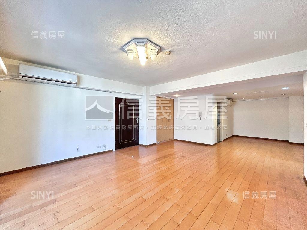 四房模範街次頂樓華廈房屋室內格局與周邊環境