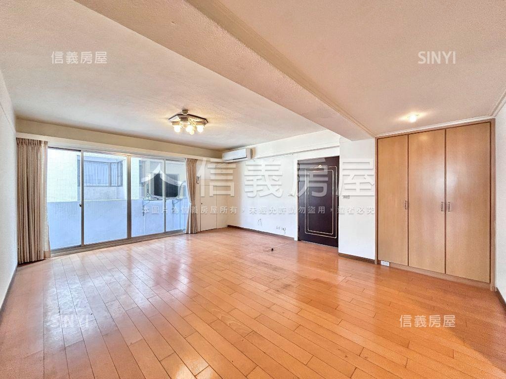四房模範街次頂樓華廈房屋室內格局與周邊環境