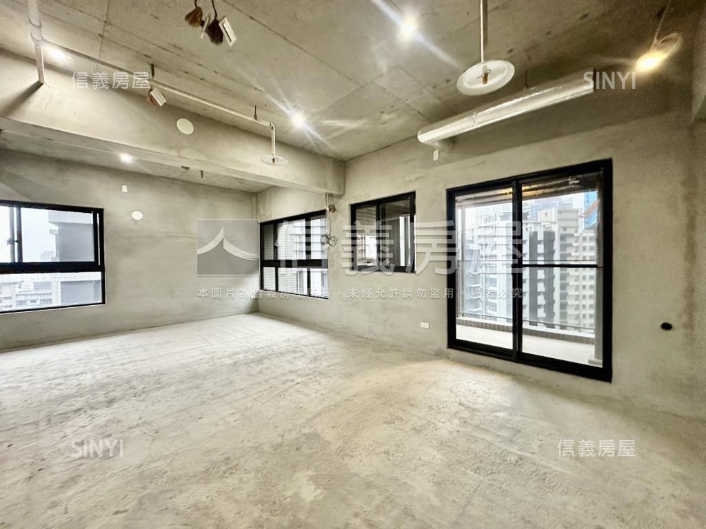 帝景５號毛胚屋事務所房屋室內格局與周邊環境