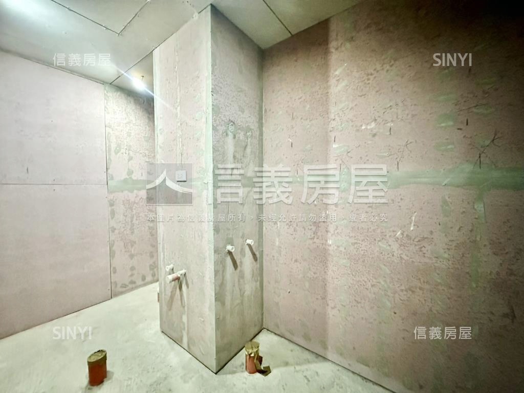 帝景５號毛胚屋事務所房屋室內格局與周邊環境