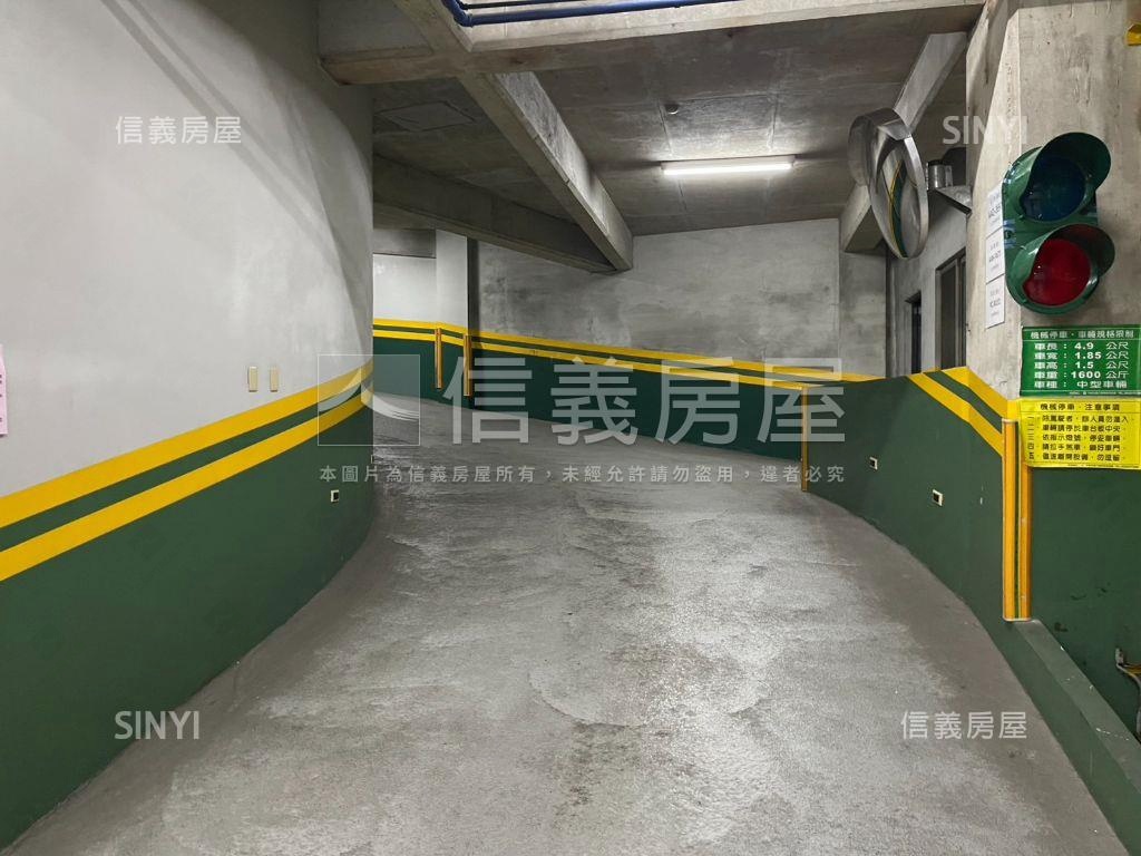 景華街稀有獨立產權的車位房屋室內格局與周邊環境