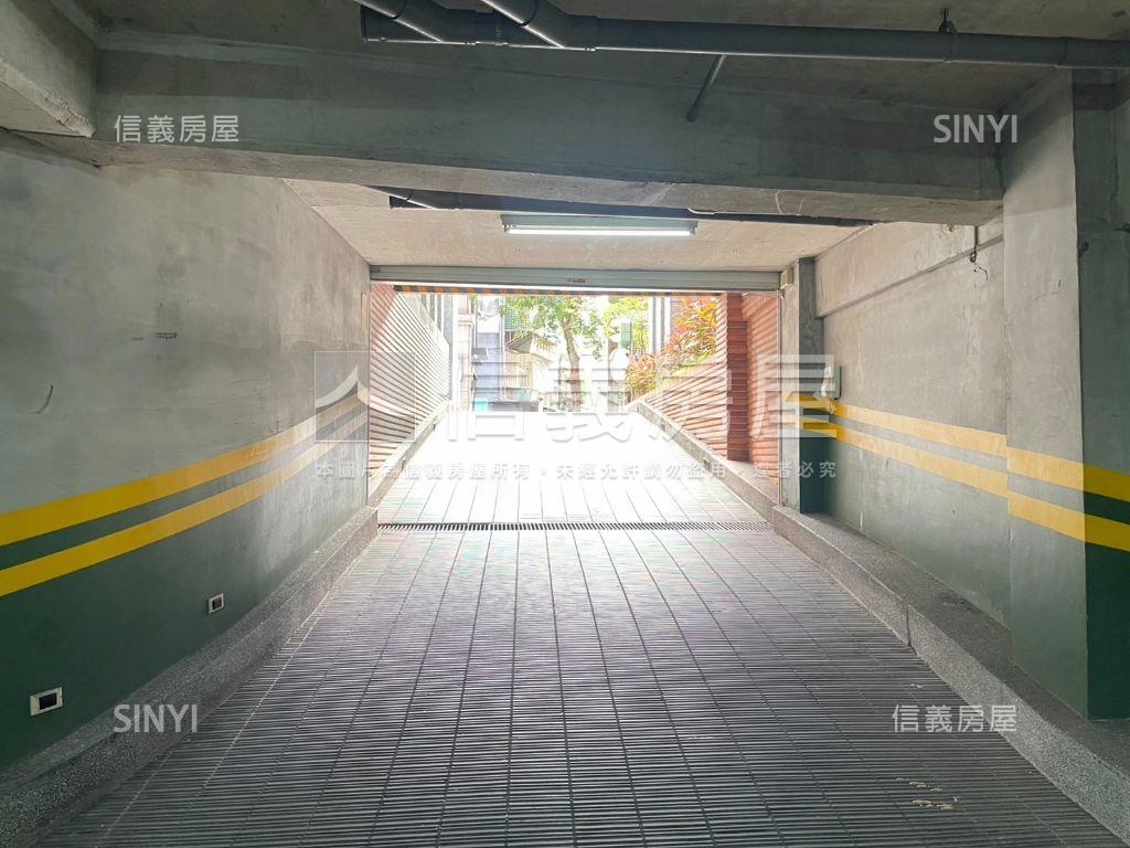 景華街稀有獨立產權的車位房屋室內格局與周邊環境