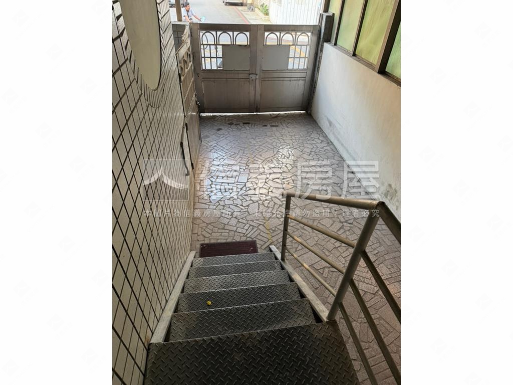 中山路大面寬透天房屋室內格局與周邊環境