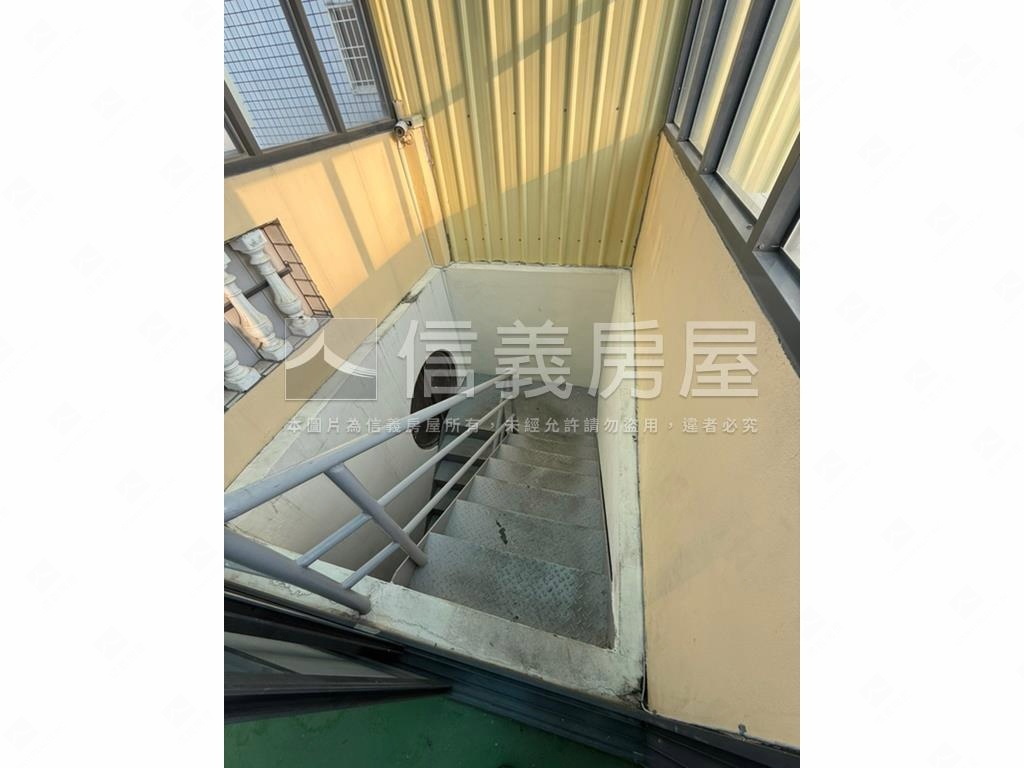 中山路大面寬透天房屋室內格局與周邊環境