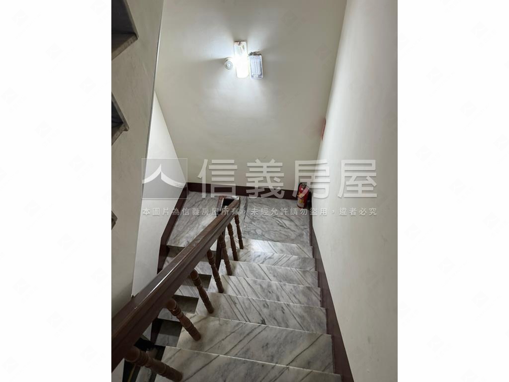 中山路大面寬透天房屋室內格局與周邊環境