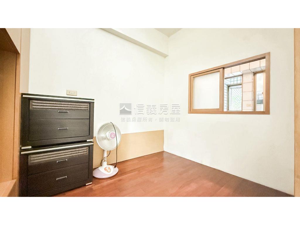 水湳城心文藝質感店面房屋室內格局與周邊環境