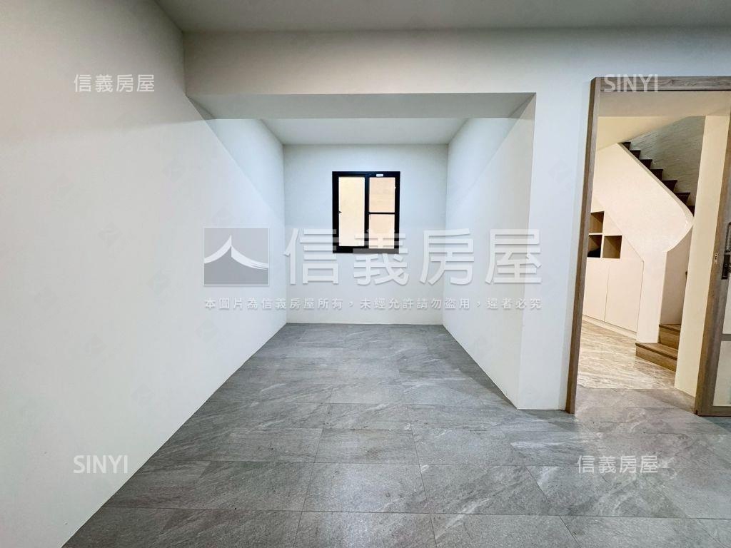 近東區朝南裝潢車墅房屋室內格局與周邊環境