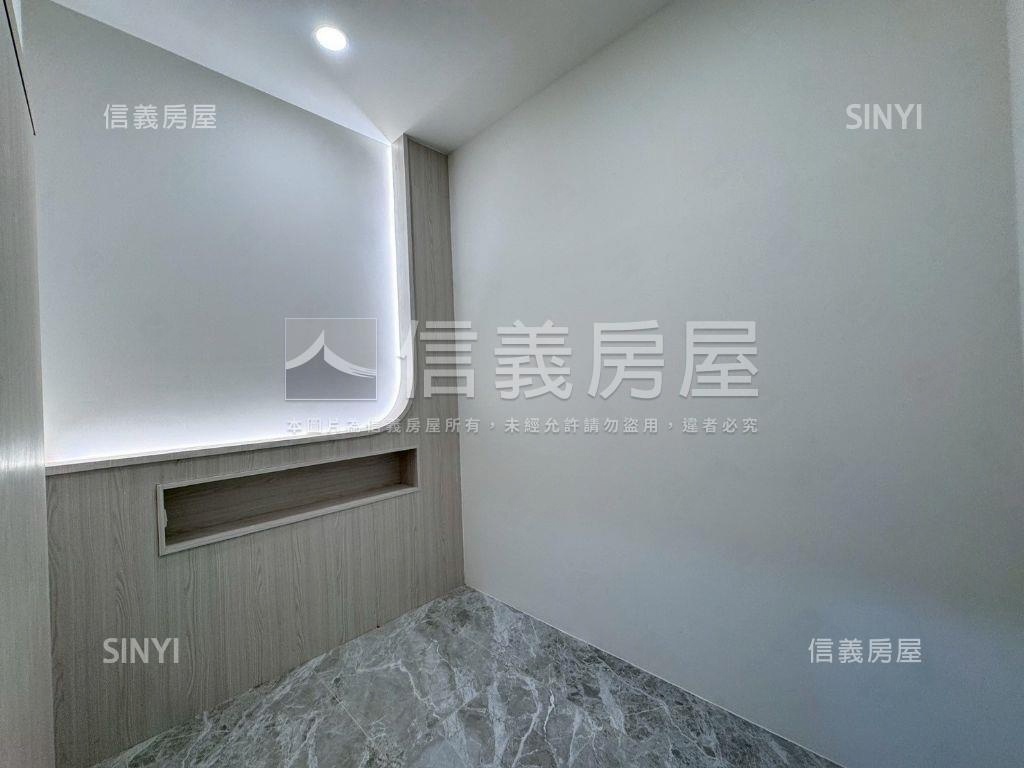 近東區朝南裝潢車墅房屋室內格局與周邊環境