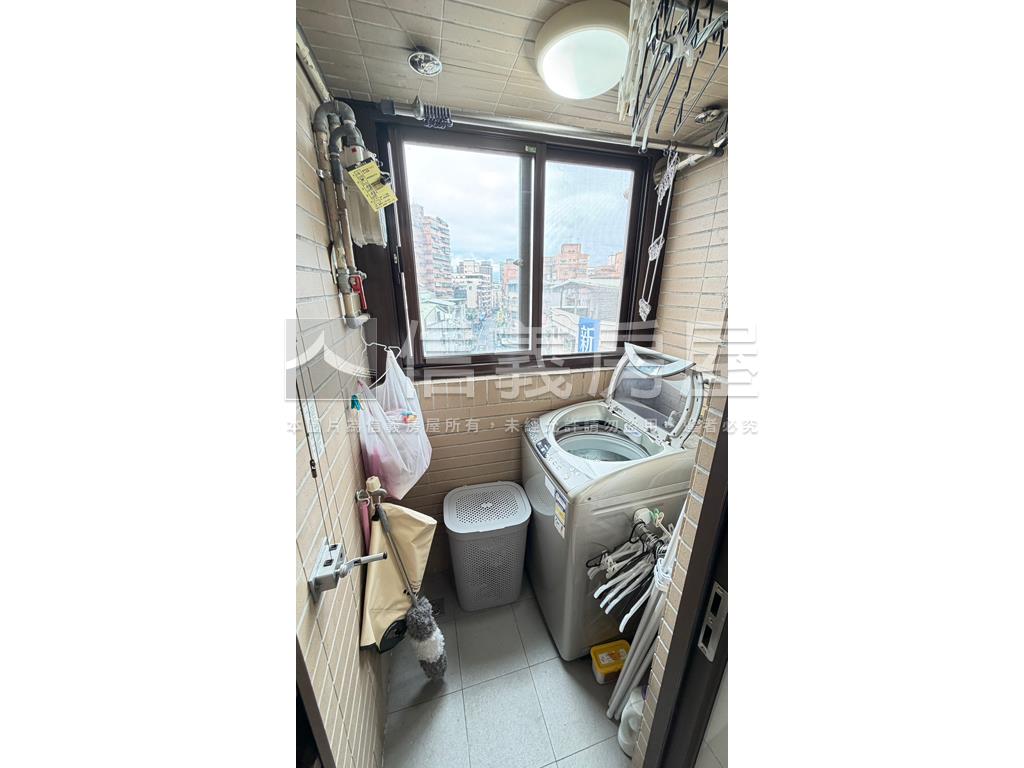 專任寶麗金兩房採光宅房屋室內格局與周邊環境
