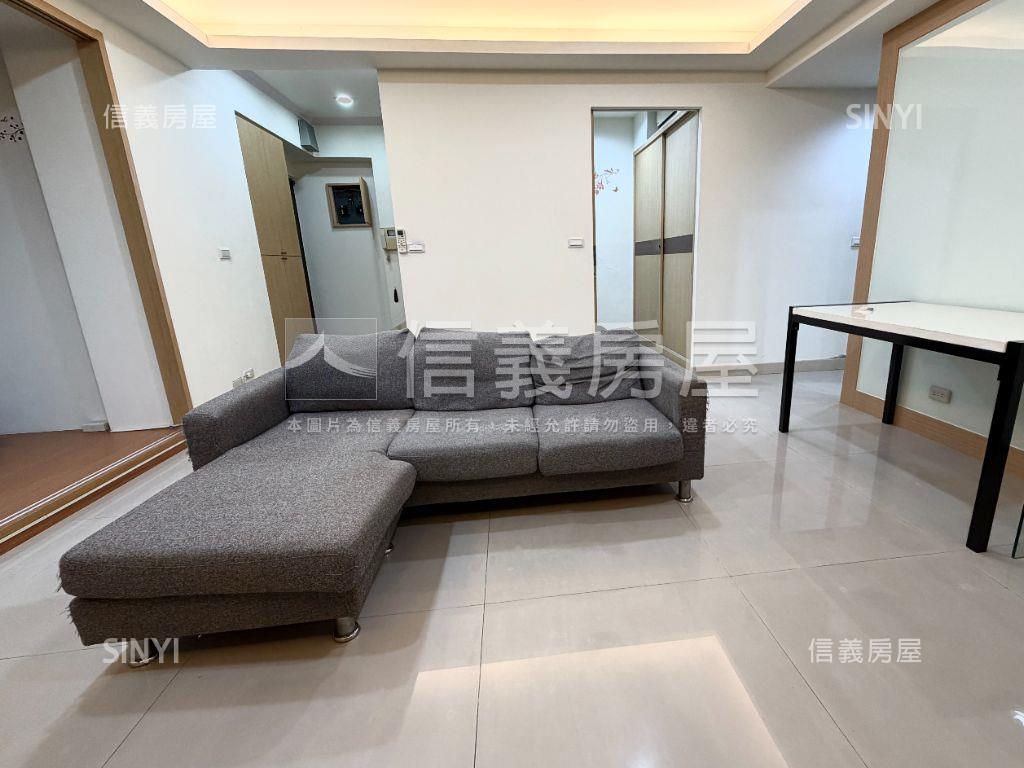 國館成家管理３房有車位房屋室內格局與周邊環境