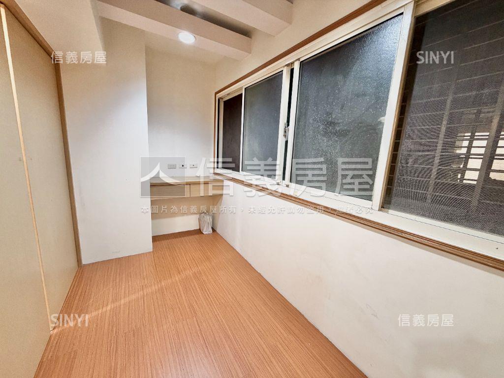 國館成家管理３房有車位房屋室內格局與周邊環境