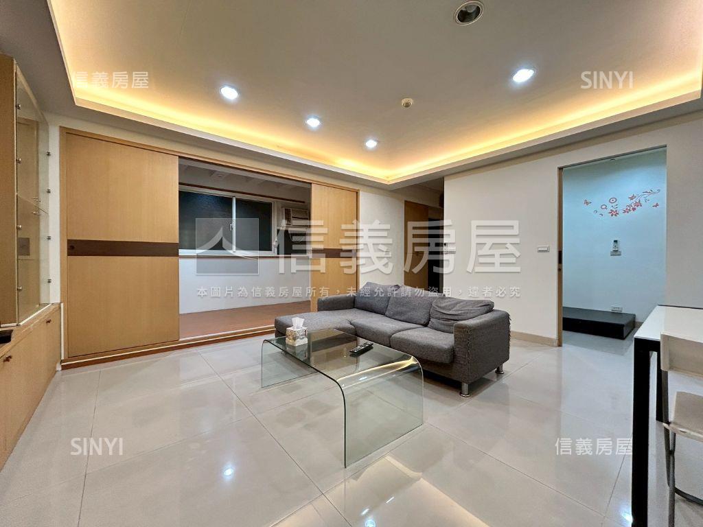 國館成家管理３房有車位房屋室內格局與周邊環境