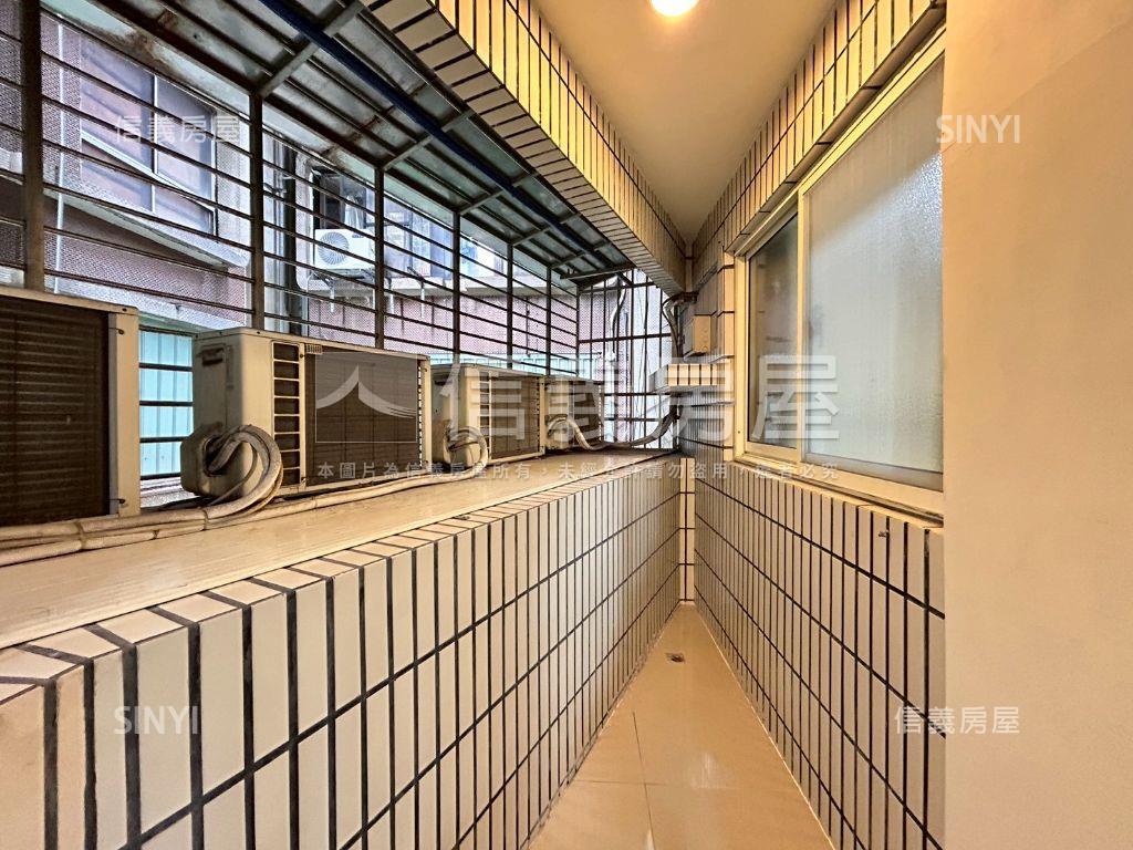 信義光復路口有管理３房房屋室內格局與周邊環境