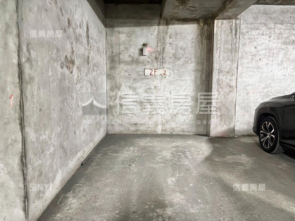 信義光復路口有管理３房房屋室內格局與周邊環境