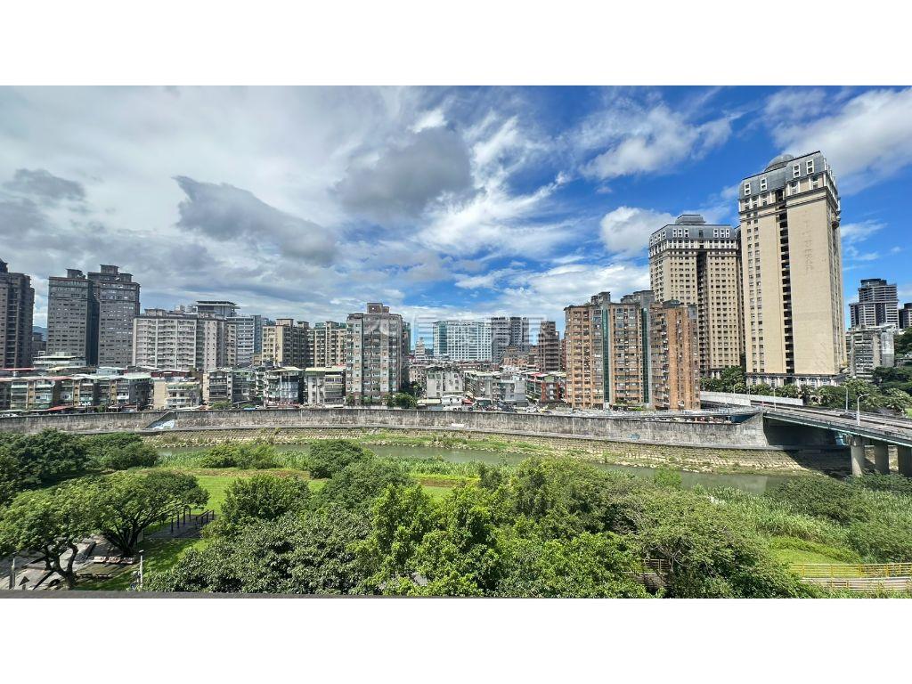 清溪翠堤河景大三房房屋室內格局與周邊環境