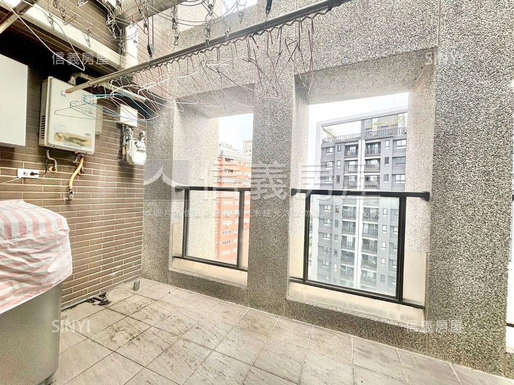 買代大慶樓中樓雙車位房屋室內格局與周邊環境