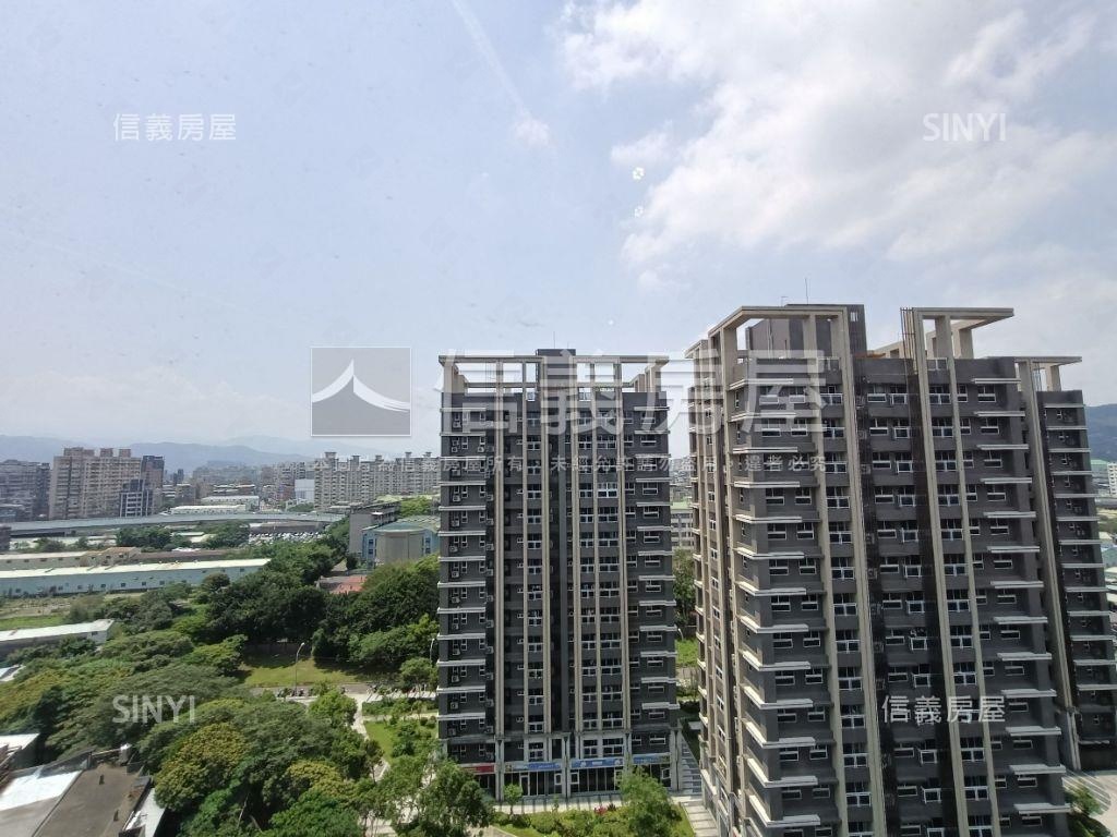 威尼斯景觀三房車位房屋室內格局與周邊環境