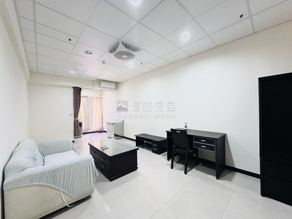 皇翔四季會館大套房＋車位房屋室內格局與周邊環境