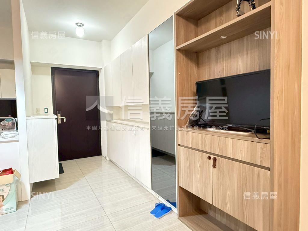 專任鉅虹曙光之旅三房平車房屋室內格局與周邊環境