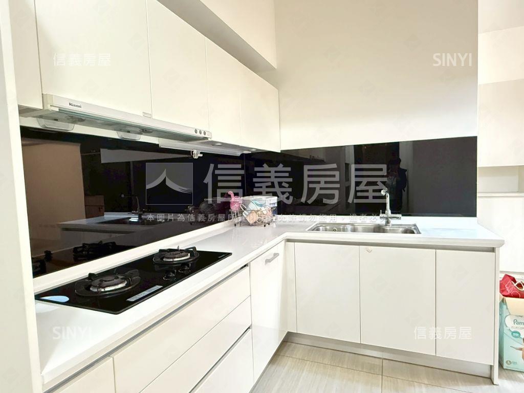 專任鉅虹曙光之旅三房平車房屋室內格局與周邊環境