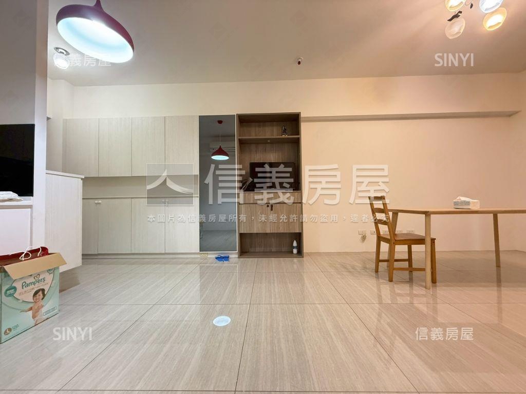 專任鉅虹曙光之旅三房平車房屋室內格局與周邊環境