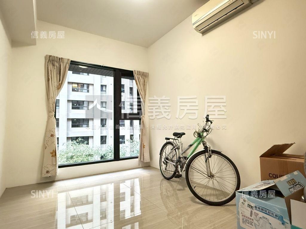 專任鉅虹曙光之旅三房平車房屋室內格局與周邊環境