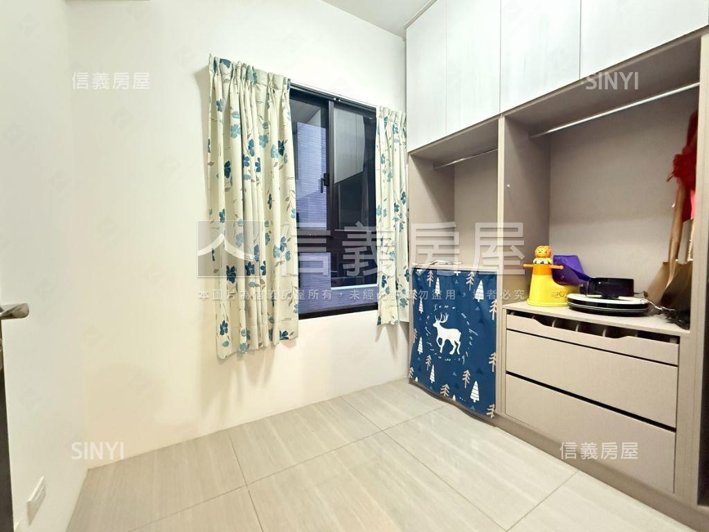 專任鉅虹曙光之旅三房平車房屋室內格局與周邊環境