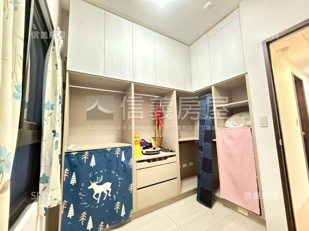 專任鉅虹曙光之旅三房平車房屋室內格局與周邊環境