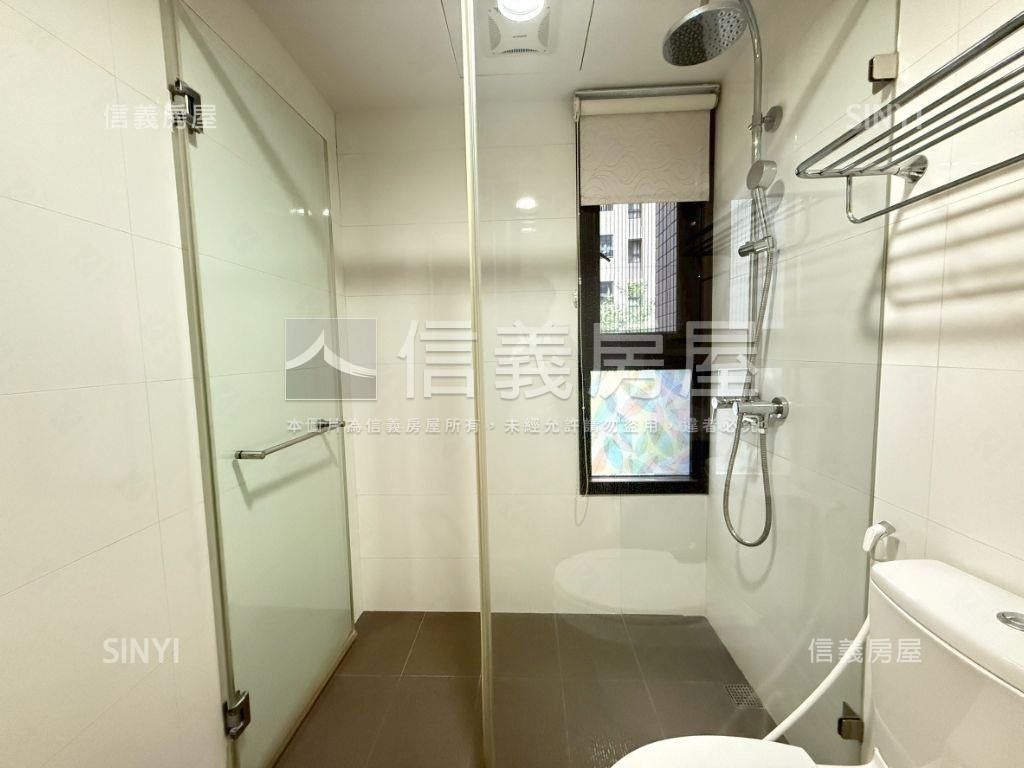 專任鉅虹曙光之旅三房平車房屋室內格局與周邊環境