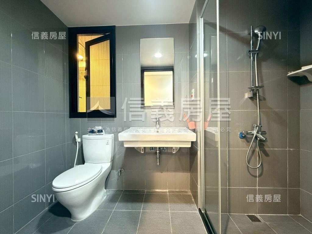 專任鉅虹曙光之旅三房平車房屋室內格局與周邊環境