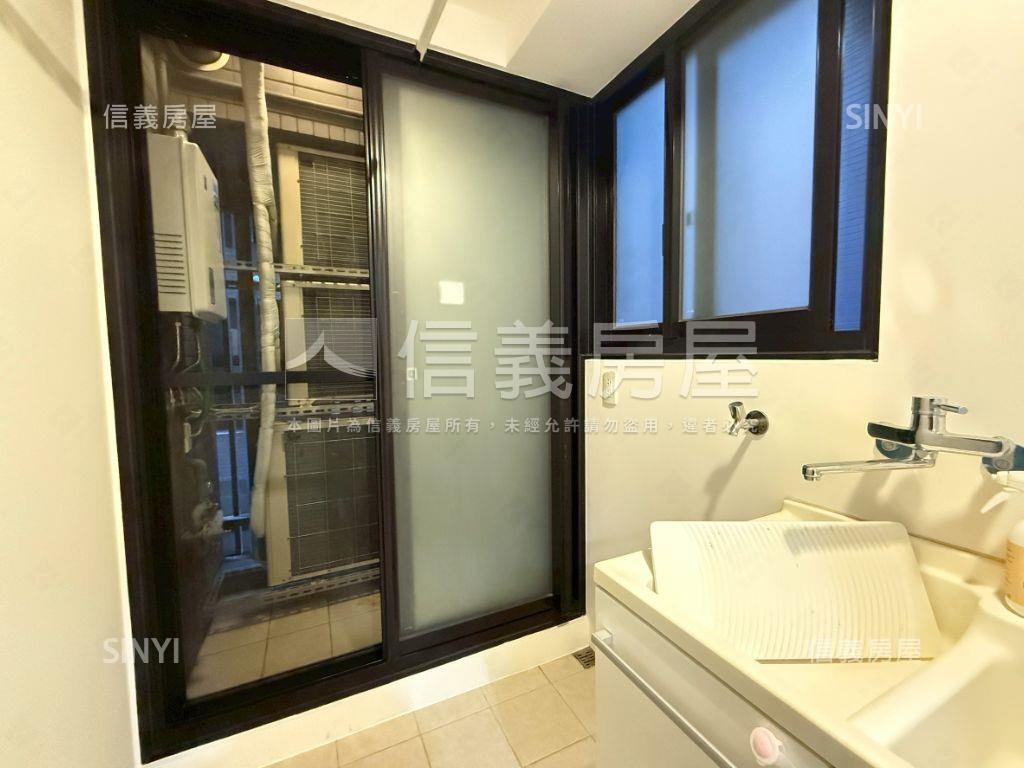 專任鉅虹曙光之旅三房平車房屋室內格局與周邊環境