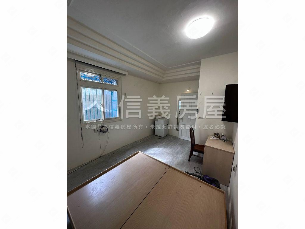 正板新路近捷運三房房屋室內格局與周邊環境