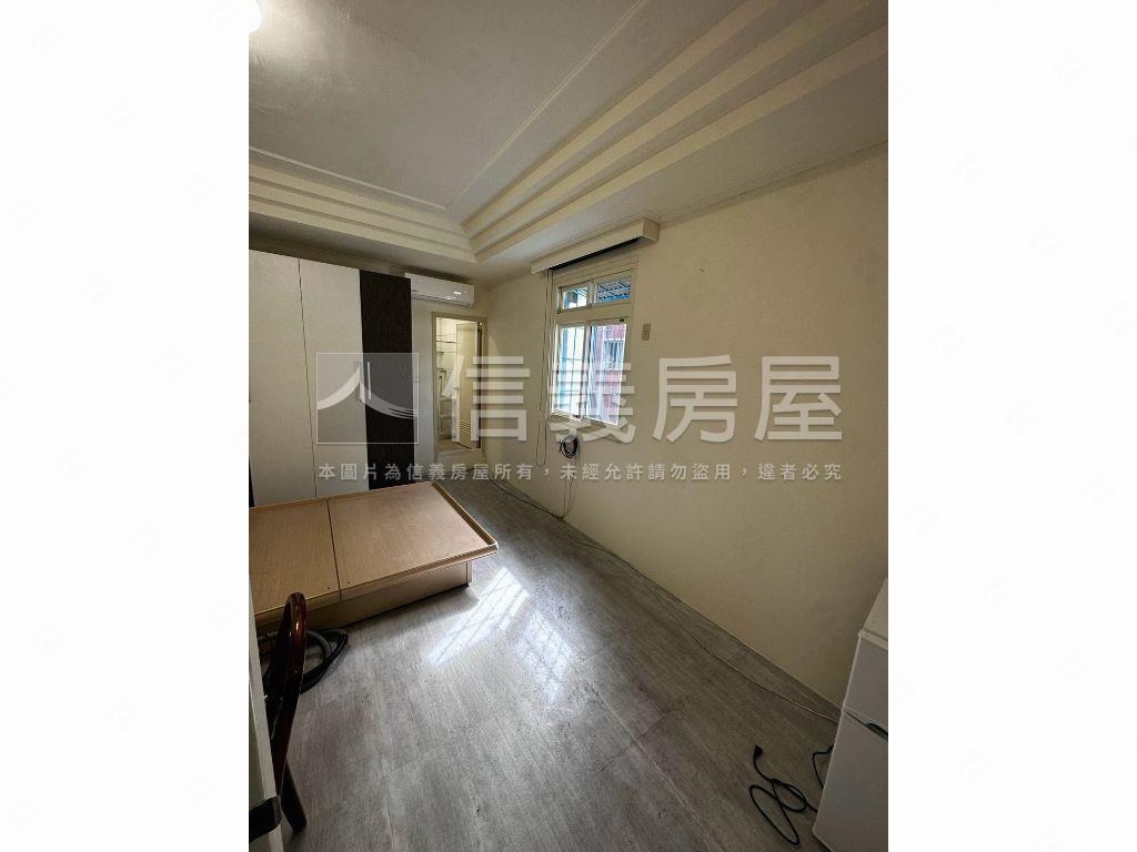 正板新路近捷運三房房屋室內格局與周邊環境
