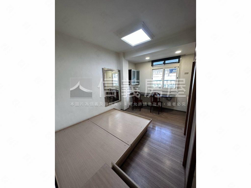 正板新路近捷運三房房屋室內格局與周邊環境