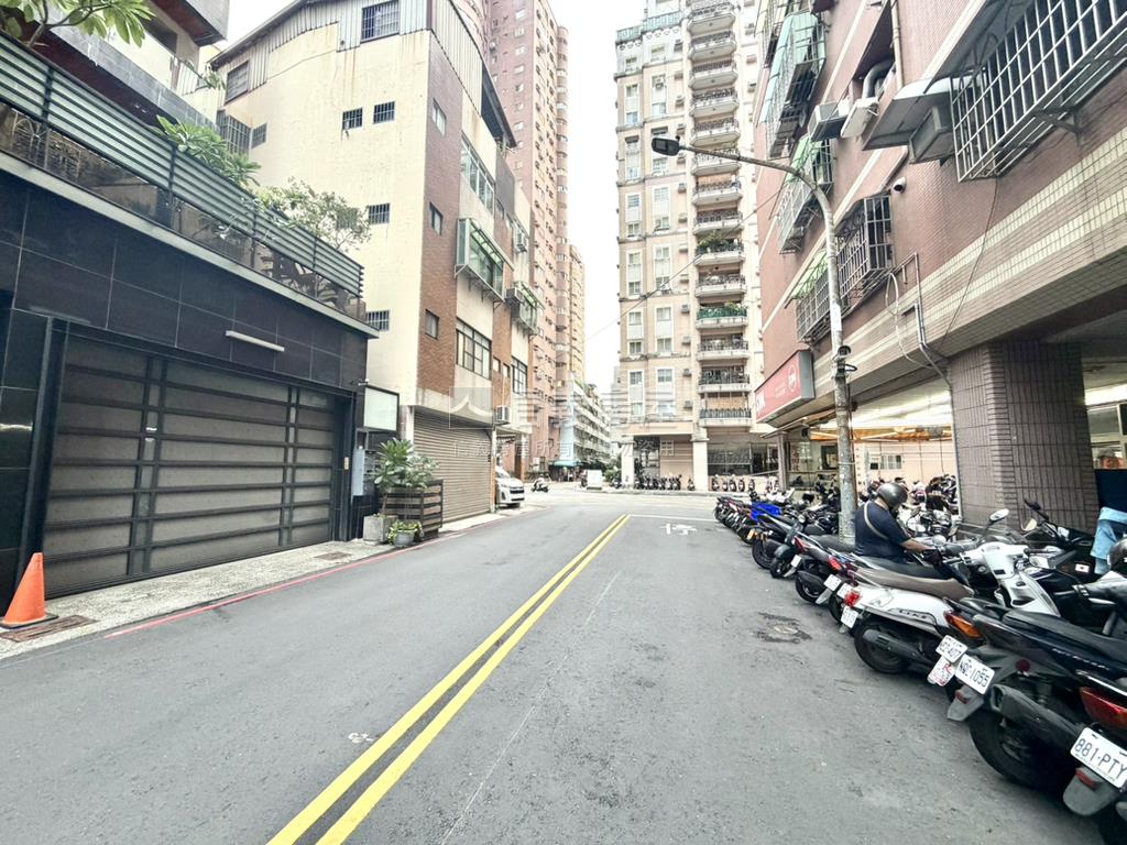 建工商圈高樓大三房美宅房屋室內格局與周邊環境
