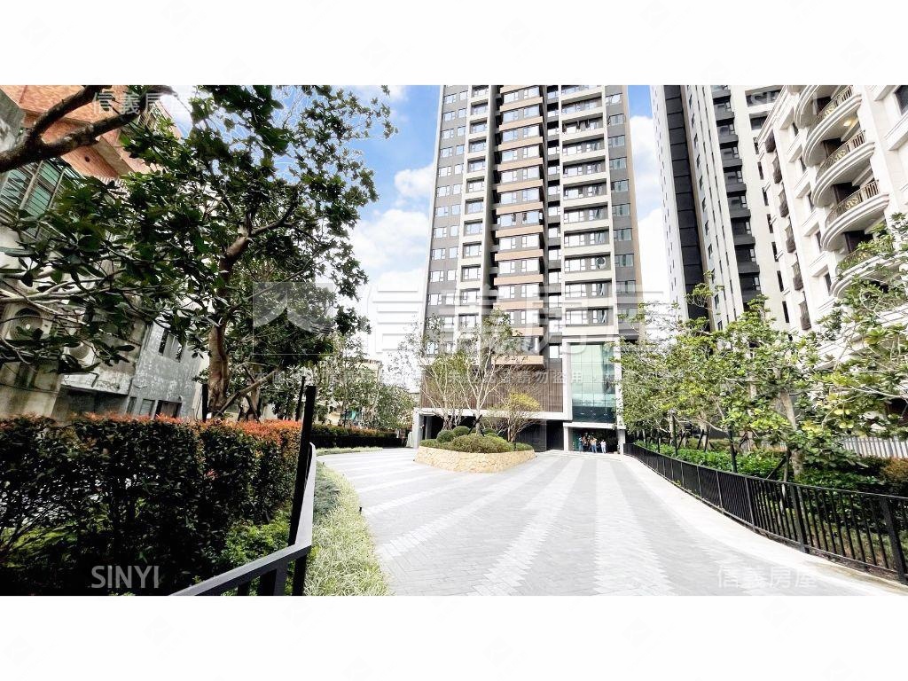 面外視野＊高坪效三房車位房屋室內格局與周邊環境