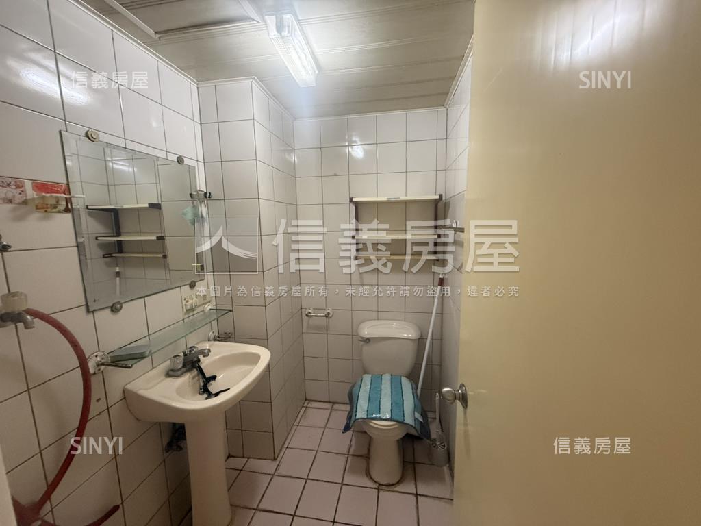 逢甲第五大街商場美套房房屋室內格局與周邊環境