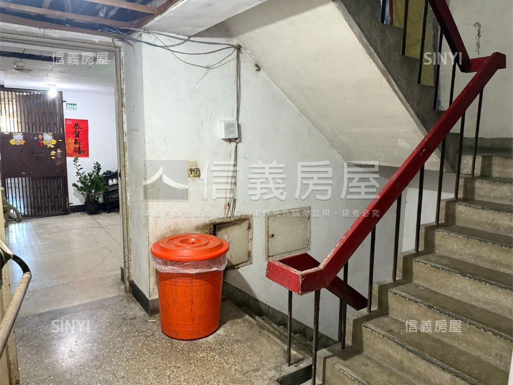 成都邊間採光後棟安靜大廈房屋室內格局與周邊環境